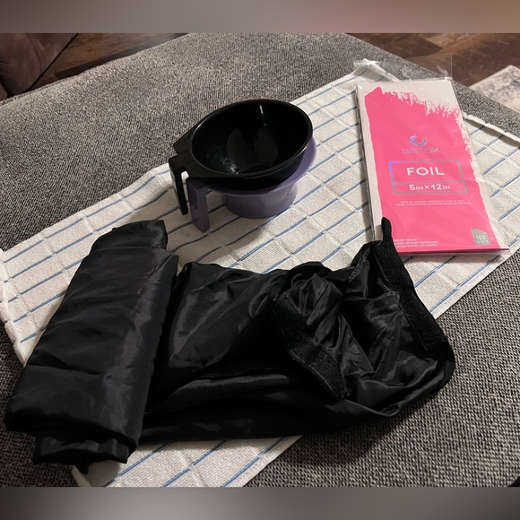 Other - Hair Dye Kit with 2 Bowls, cape and foils.